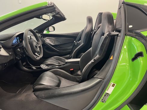 Used 2019 McLaren 570S Spider image 21