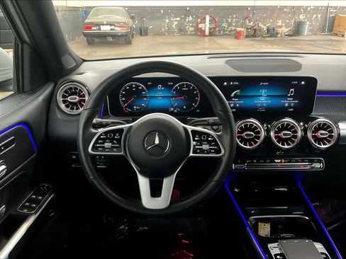 Used 2020 Mercedes-Benz GLB 250 4MATIC image 7