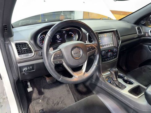 Used 2017 Jeep Grand Cherokee Altitude image 17