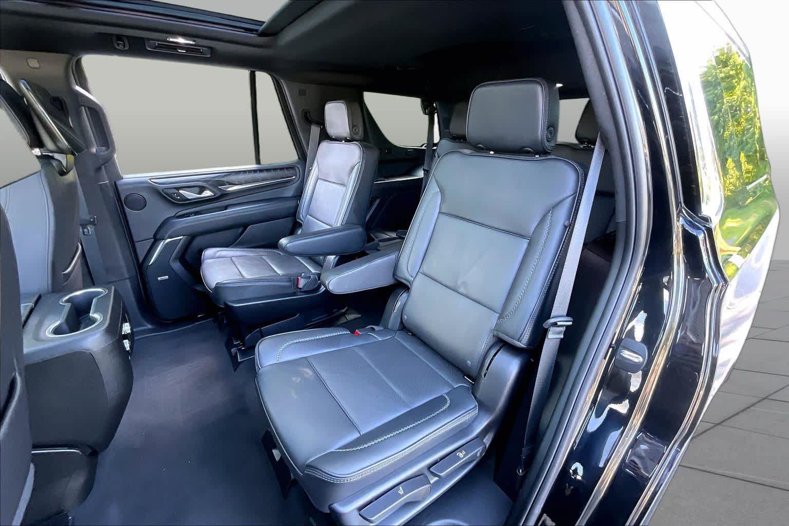 Used 2024 GMC Yukon Denali w/ Advanced Technology Package AWD/4WD image 20