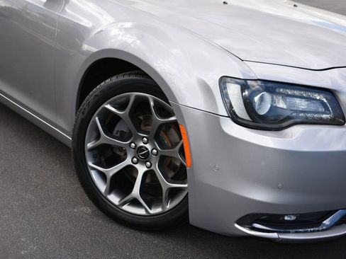Used 2018 Chrysler 300 S w/ 300S Premium Group RWD image 3