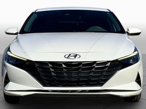 Used 2022 Hyundai Elantra SEL w/ Cargo Package FWD image 3