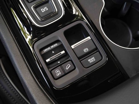 Used 2025 Honda Pilot Elite image 29