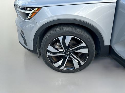 Used 2023 Volvo XC40 B5 Ultimate w/ Protection Package Premier image 37