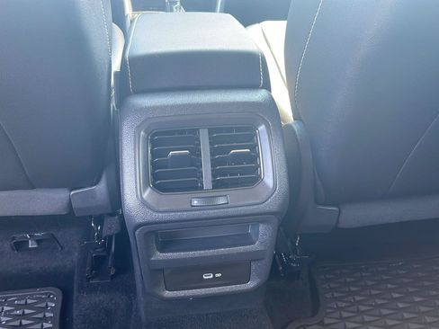 Certified 2022 Volkswagen Taos SE FWD image 20