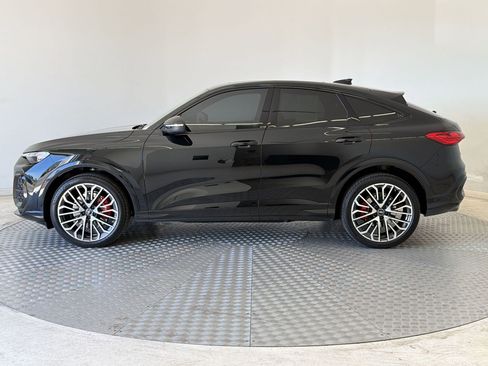Used 2025 Audi SQ5 Prestige AWD/4WD image 2