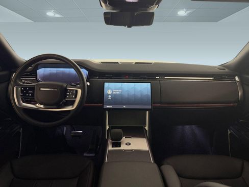Used 2025 Land Rover Range Rover SE AWD/4WD image 15