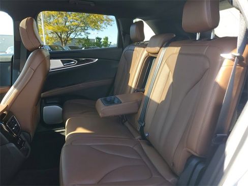 Used 2021 Lincoln Nautilus Reserve w/ Equipment Group 202A image 12