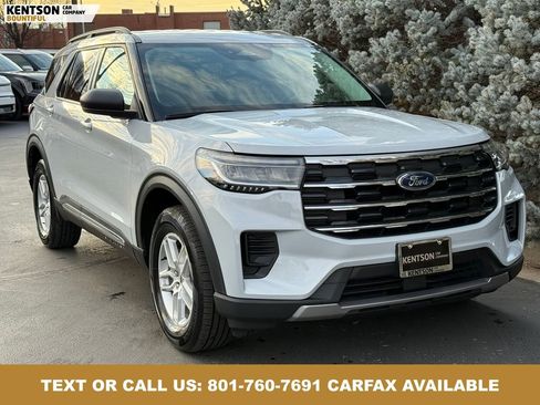 Used 2025 Ford Explorer Active AWD/4WD image 11