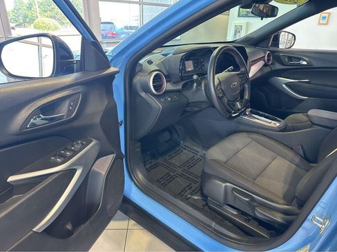 Used 2024 Chevrolet Trax RS FWD image 15