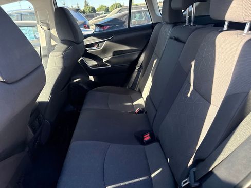 Used 2021 Toyota RAV4 XLE w/ Carpet Mat Package (TMS) FWD image 15