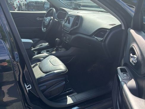 Certified 2021 Jeep Cherokee Latitude Plus AWD/4WD image 4