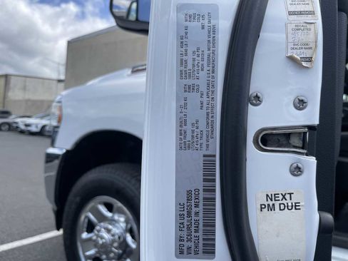 Used 2021 RAM 2500 Big Horn image 24