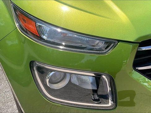 Used 2023 Hyundai Venue SEL FWD image 28