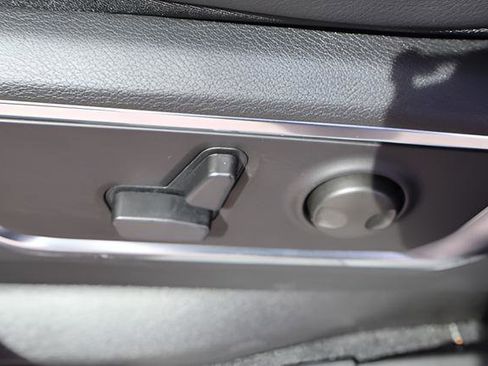 New 2026 RAM 1500 Laramie AWD/4WD image 16