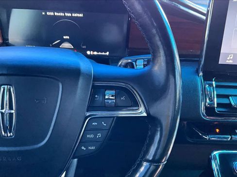 Used 2018 Lincoln Navigator L Select w/ Technology Package image 25