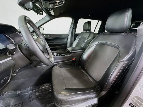 Used 2024 Jeep Grand Cherokee L Laredo image 16