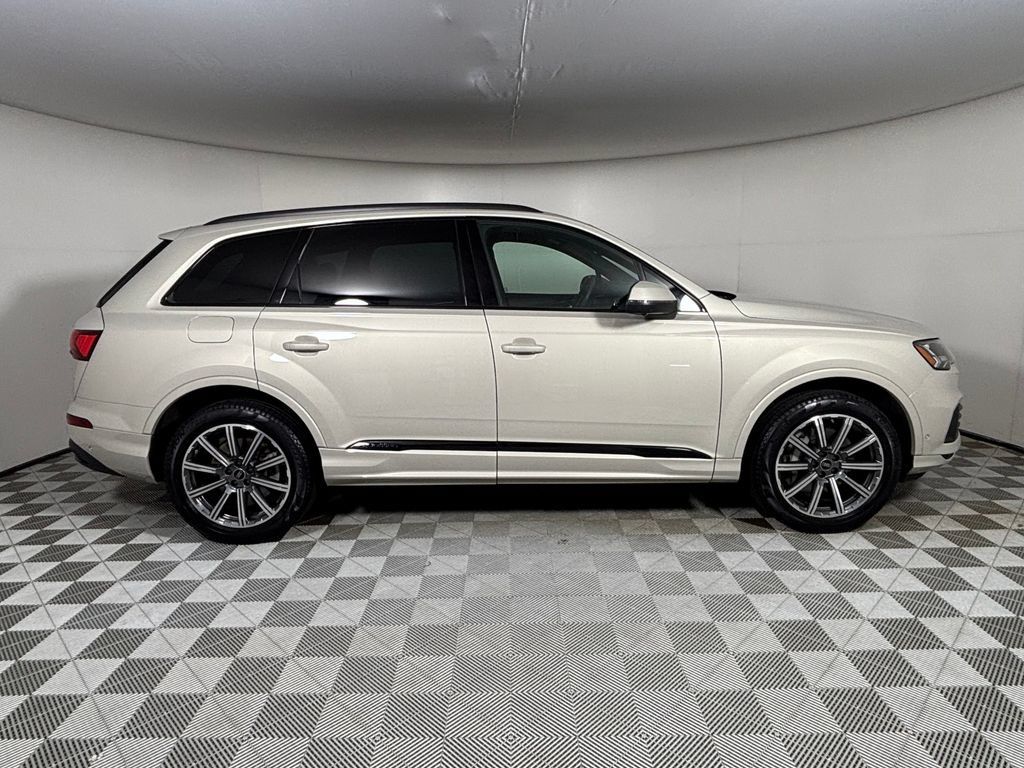 Used 2023 Audi Q7 2.0T Premium Plus w/ Premium Plus Package AWD/4WD image 8