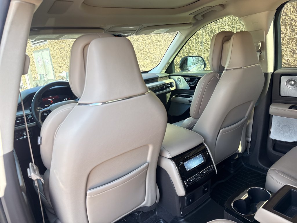 Used 2021 Lincoln Aviator Reserve w/ Equipment Group 201A AWD/4WD image 23