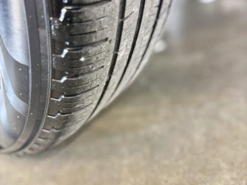 Used 2013 Land Rover Range Rover HSE image 18