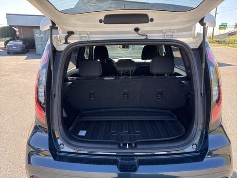 Used 2018 Kia Soul + image 16