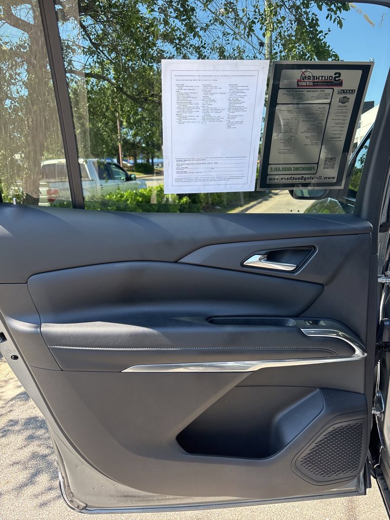 Used 2026 Chevrolet Traverse LT AWD/4WD image 13