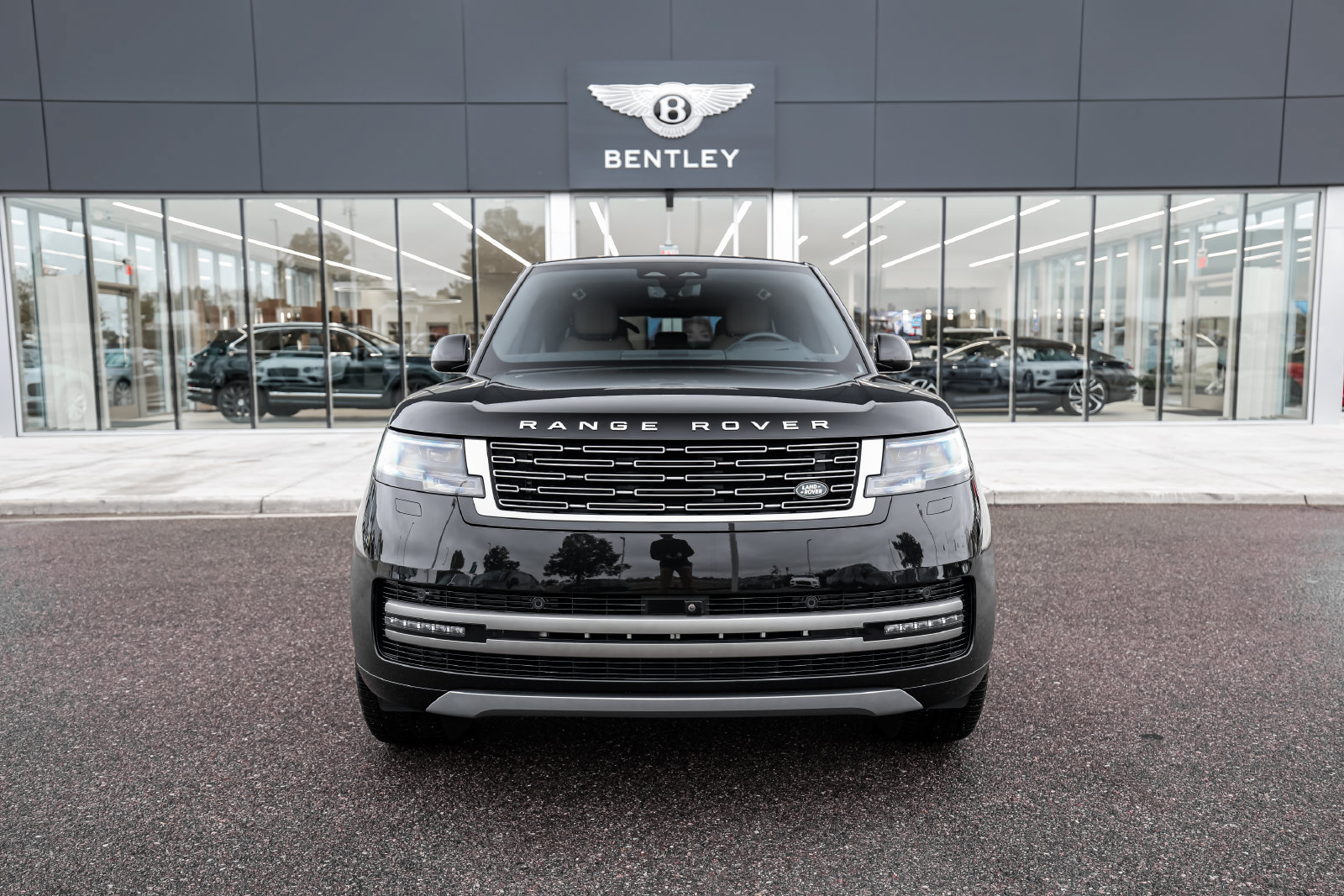 Used 2026 Land Rover Range Rover Long Wheelbase SE AWD/4WD image 19