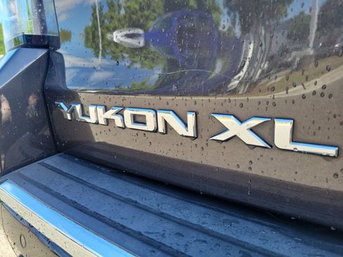 Used 2017 GMC Yukon XL Denali w/ Open Road Package AWD/4WD image 16