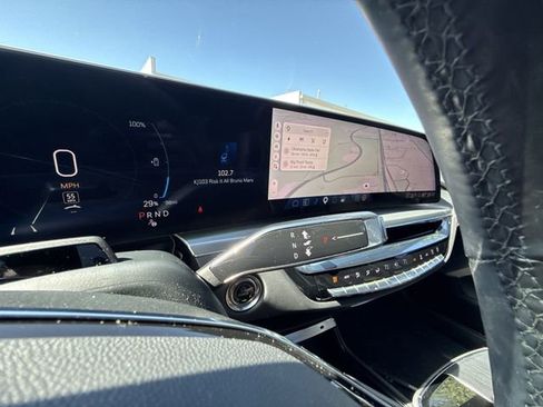 Used 2025 Cadillac Lyriq Sport AWD/4WD image 20