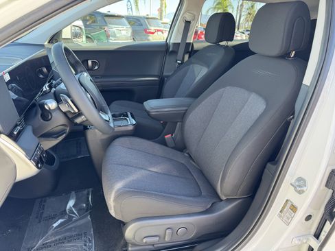 Used 2025 Hyundai Ioniq 5 SE image 15