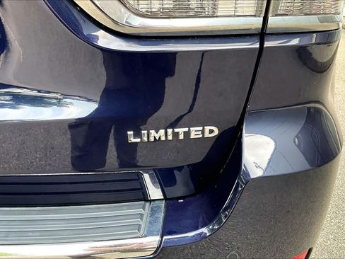 Used 2018 Jeep Grand Cherokee Limited AWD/4WD image 10