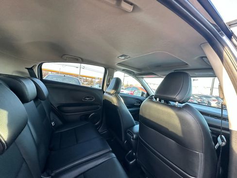 Used 2019 Honda HR-V Touring image 23
