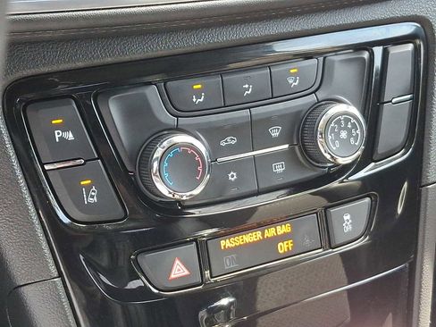 Certified 2022 Buick Encore Preferred w/ Safety Package II AWD/4WD image 17