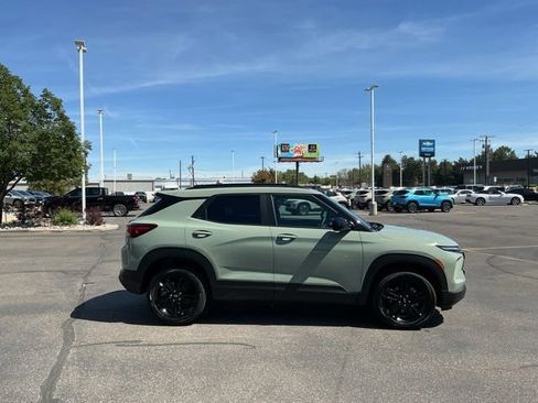 New 2026 Chevrolet TrailBlazer LT w/ Midnight Edition AWD/4WD image 2