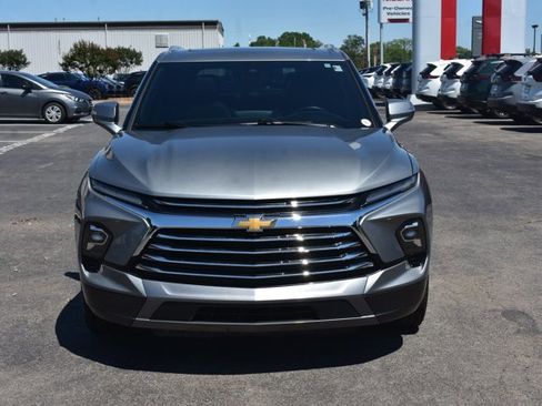 Used 2023 Chevrolet Blazer Premier w/ Driver Confidence II Package AWD/4WD image 2