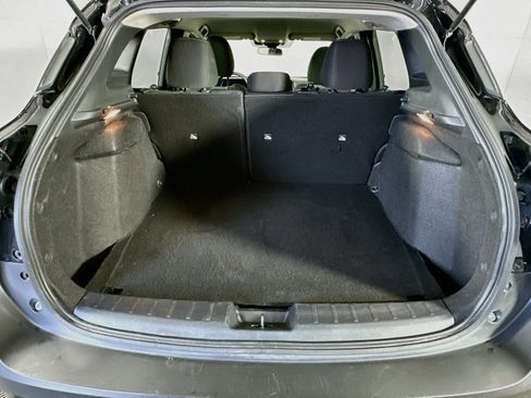 Used 2025 Nissan Kicks SV AWD/4WD image 28
