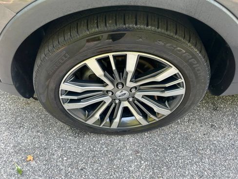 Used 2016 Ford Explorer Platinum AWD/4WD image 13