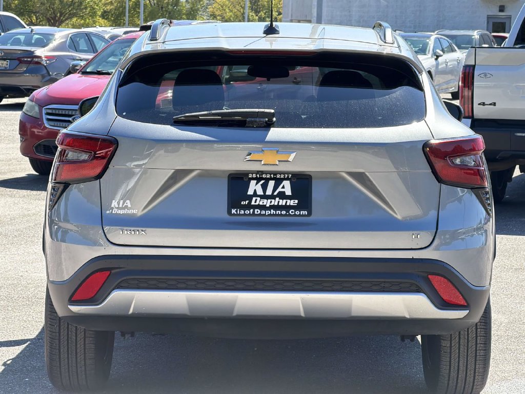 Used 2024 Chevrolet Trax LT FWD image 30