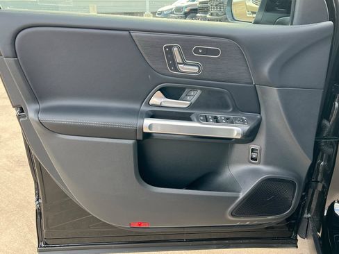 New 2026 Mercedes-Benz GLB 250 4MATIC image 14