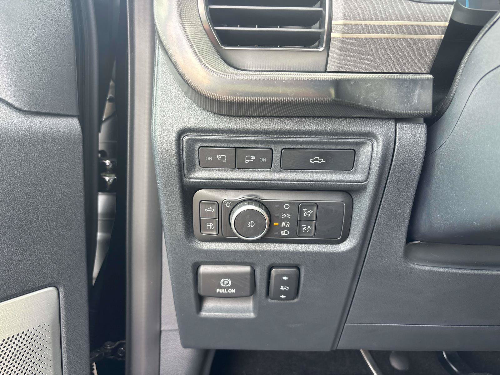 Used 2022 Ford F150 Platinum w/ Equipment Group 701A High AWD/4WD image 23