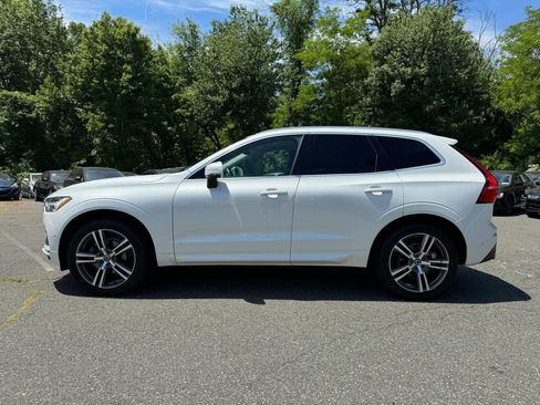 Used 2018 Volvo XC60 T5 Momentum w/ Vision Package AWD/4WD image 2