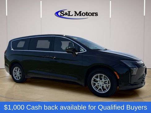 New 2027 Chrysler Pacifica Select FWD image 14