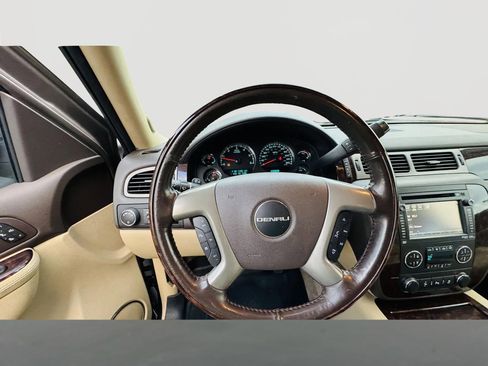 Used 2013 GMC Yukon Denali image 16