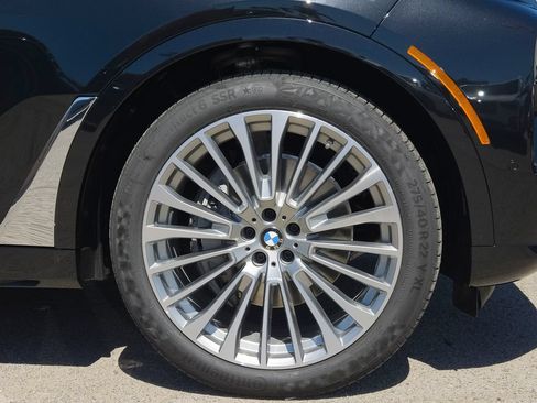 New 2027 BMW X7 xDrive40i w/ Climate Comfort Package AWD/4WD image 5