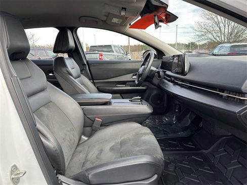 Used 2023 Nissan Ariya AWD image 12