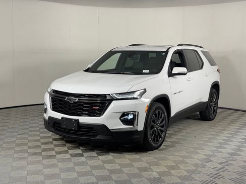 Used 2023 Chevrolet Traverse RS AWD/4WD image 3