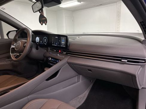 Used 2023 Hyundai Elantra SEL w/ Convenience Package FWD image 27