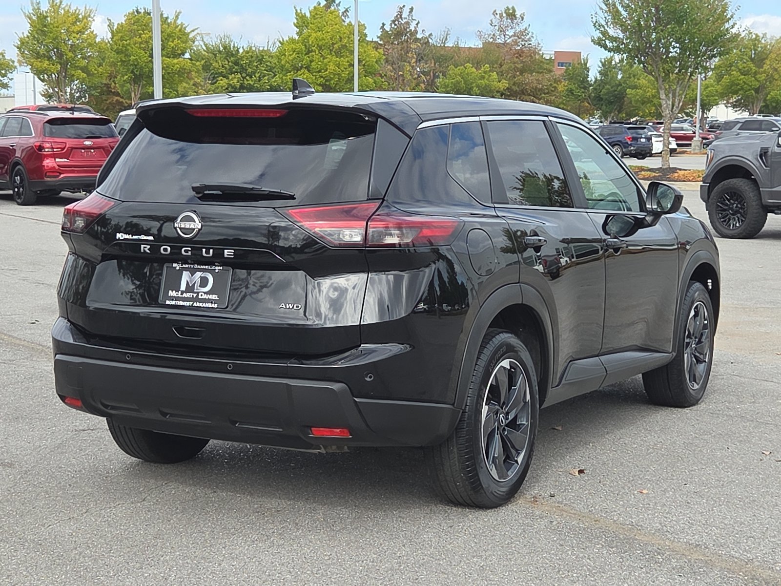 Used 2025 Nissan Rogue SV AWD/4WD image 5