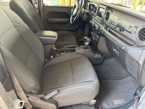 Used 2021 Jeep Wrangler Sport S AWD/4WD image 18