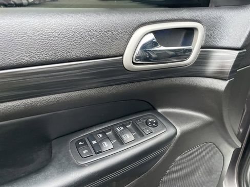 Used 2021 Jeep Grand Cherokee Laredo X image 16